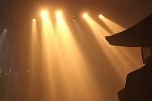 都市情感剧《南岸有风》江畔黄昏剪影