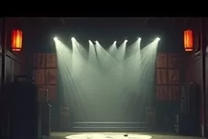 生活剧《街角诊所》夜间诊所灯箱